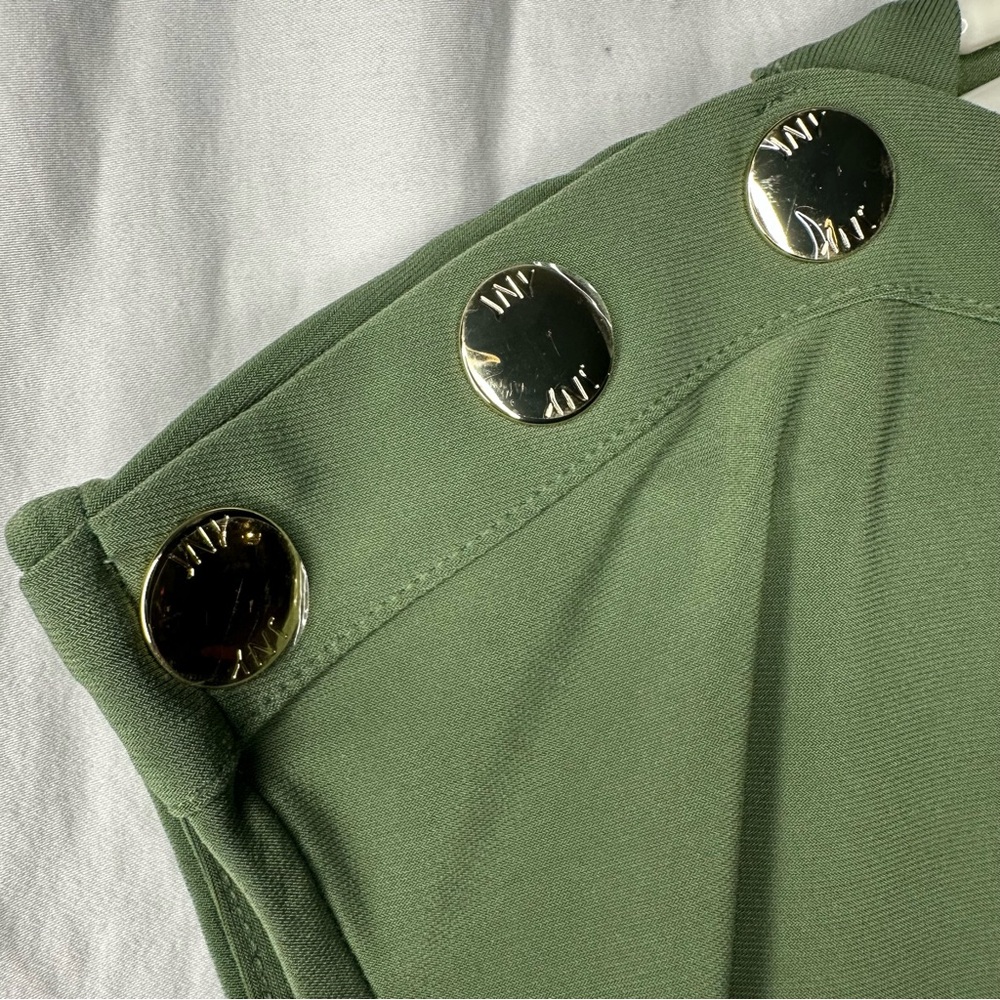 Jones New York Sleeveless Olive Green Blouse Gold Button Shoulder Sz S A164 - Picture 2 of 12